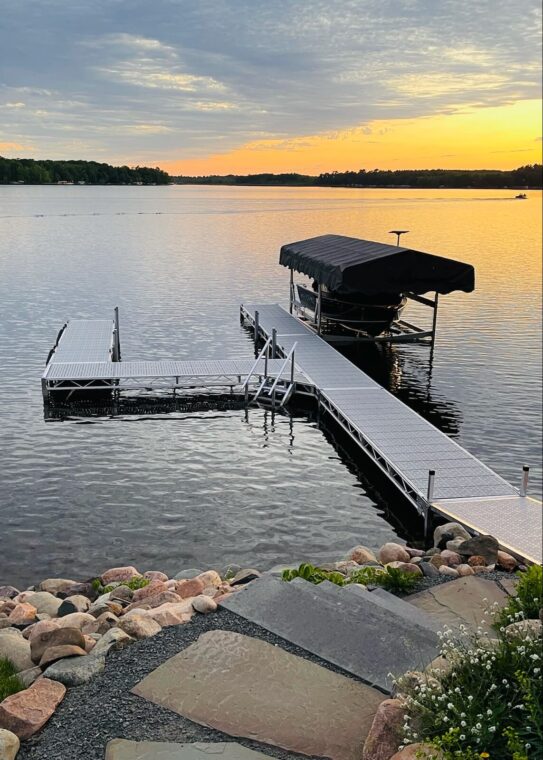 ShoreStation Hydraulic Lift with DR Canopy