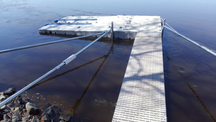 BoatPort Floating Lift